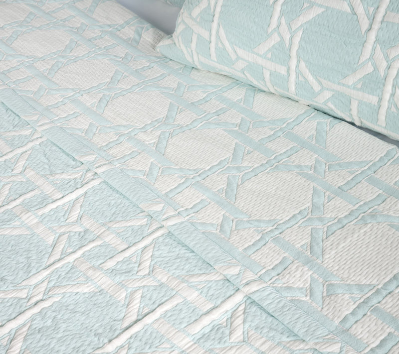 Mrs. H by Dee Hilfiger Trellis Jacquard Full Blanket & Shams — View 4