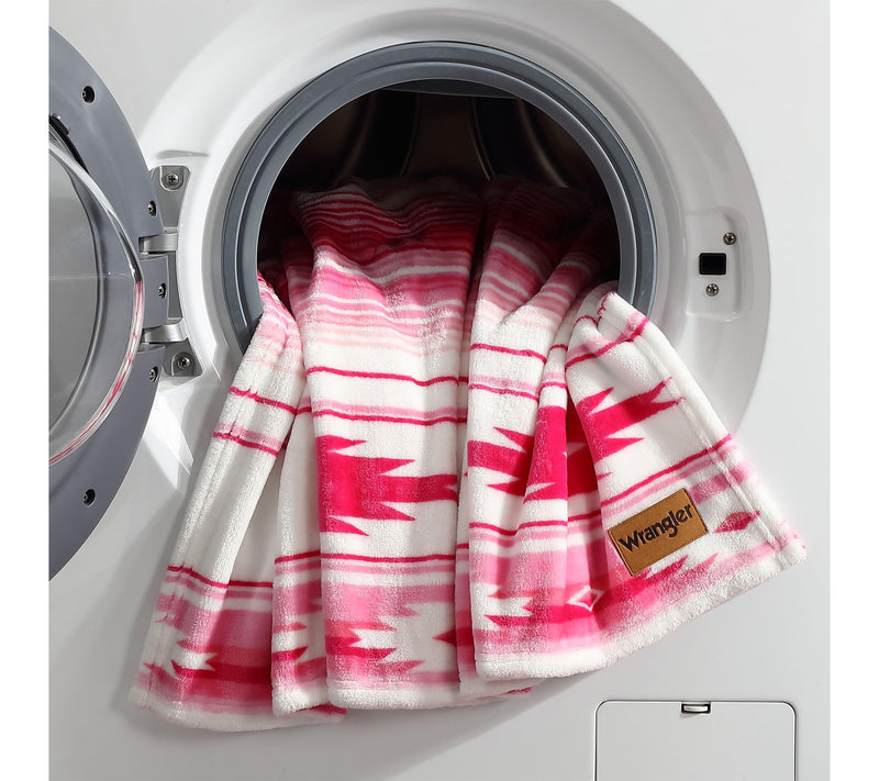 Wrangler Coyote Sands Pink Ultra Plush Fleece 50"X60" Throw — View 8