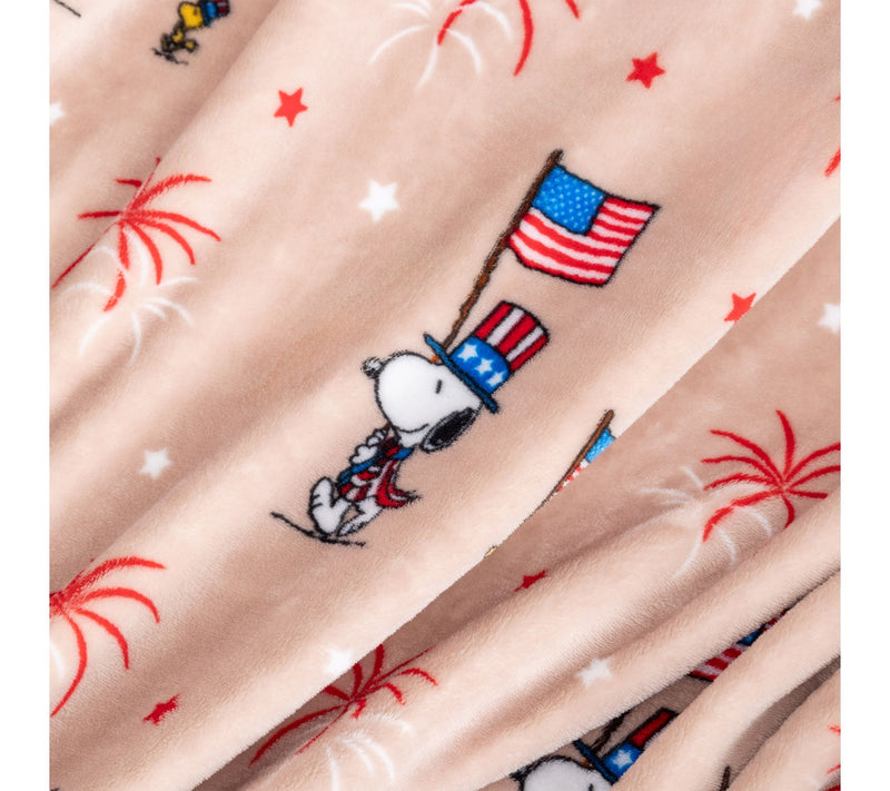 Berkshire Peanuts Americana 55x70 Velvetsoft Throw — View 3