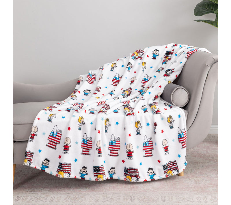 Berkshire Peanuts Americana 55x70 Velvetsoft Throw — View 11