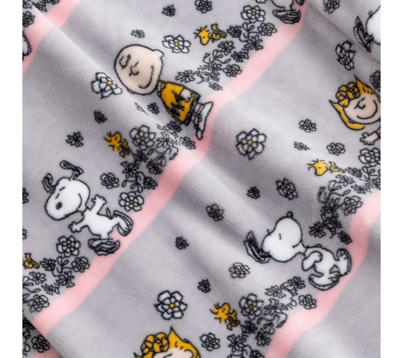 Berkshire Peanuts Spring 55x70 Velvetsoft Throw — View 3