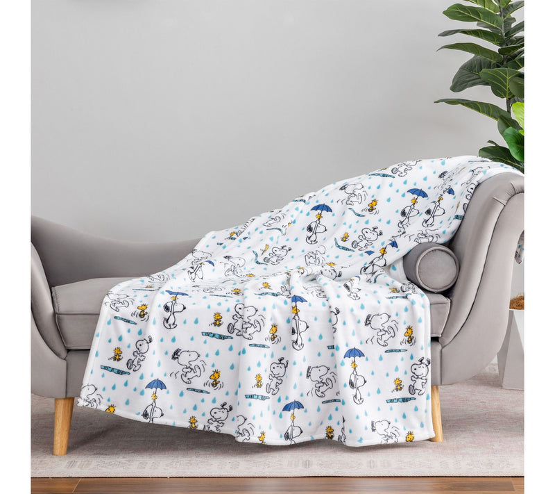 Berkshire Peanuts Spring 55x70 Velvetsoft Throw — View 12
