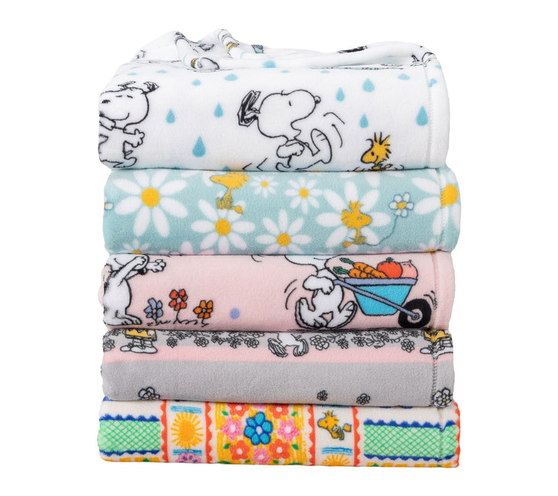 Berkshire Peanuts Spring 55x70 Velvetsoft Throw — View 4