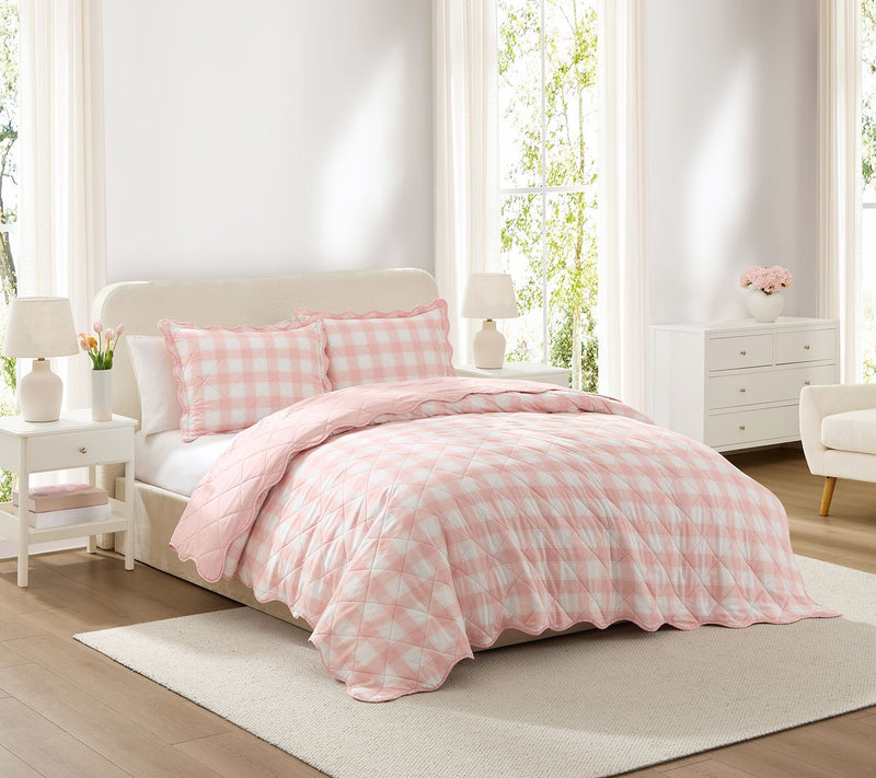 Hallmark Checkered Bliss 3-Piece Scalloped Quilt Set, King — View 2
