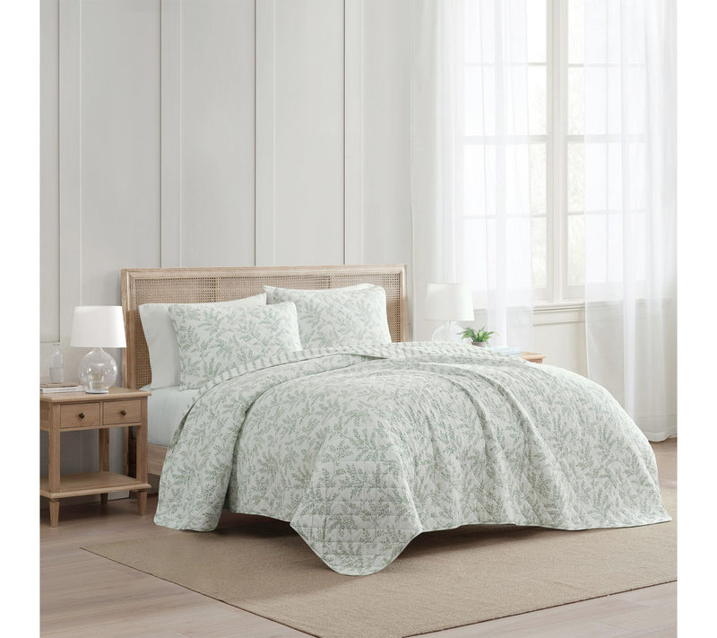Martha Stewart Murray Leaves White/Green CottonQN Quilt Set — Main view
