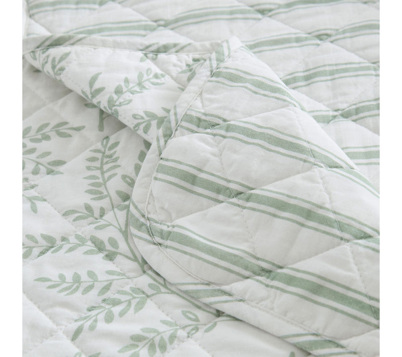 Martha Stewart Murray Leaves White/Green CottonQN Quilt Set — View 7