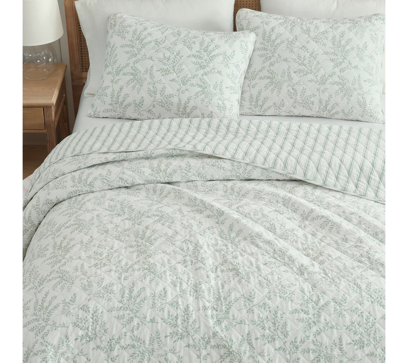 Martha Stewart Murray Leaves White/Green CottonQN Quilt Set — View 3