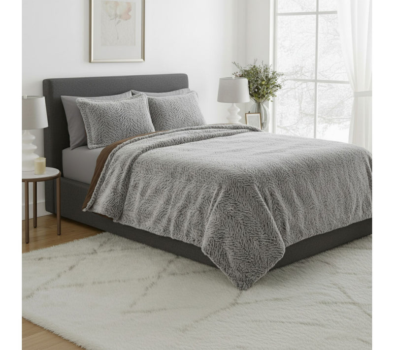 Lavish Home 3-Piece Mink-Style Faux Fur King Comforter Set — View 6