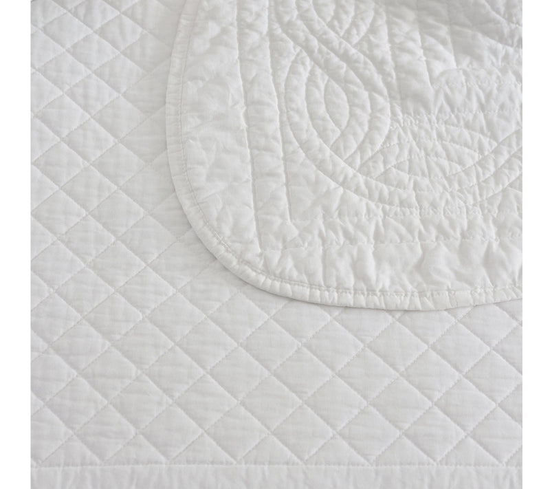 Martha Stewart Vintage Scallop White Cotton Twin Quilt Set — View 4