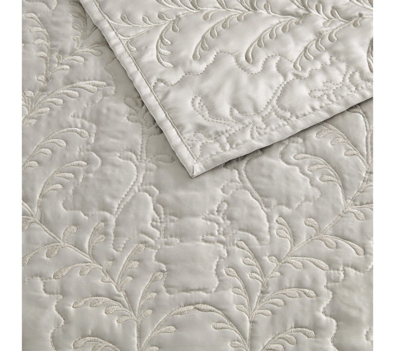 Martha Stewart Fern Embroidery Grey Sateen Ki ng Quilt Set — View 4