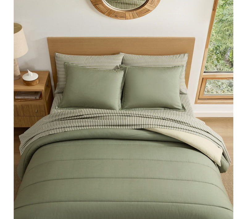 Eddie Bauer Connor Solid Reversible Green Tw/TXL Comforter Set — View 3