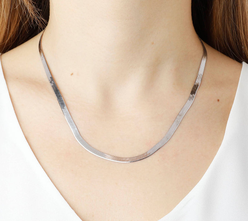 Italian Silver 18" Flexible Herringbone Necklac e, 6.5g — View 9