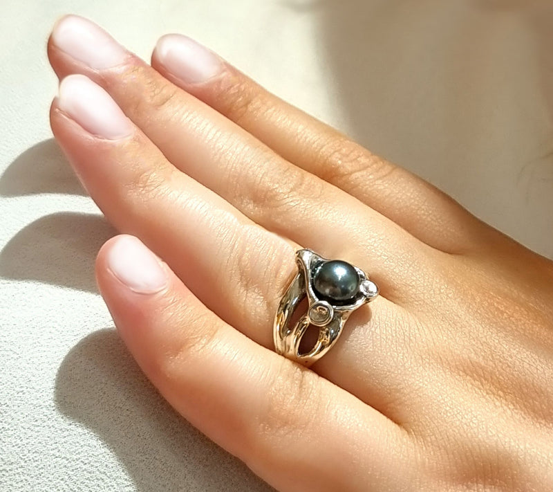 Hagit Sterling Silver Cultured Pearl Seaweed Ring — View 5