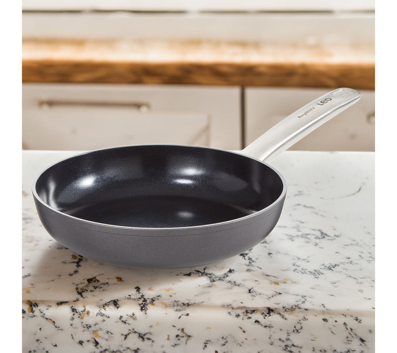 BergHOFF Graphite Non-stick Ceramic Fry Pan 8",Recycled — View 8