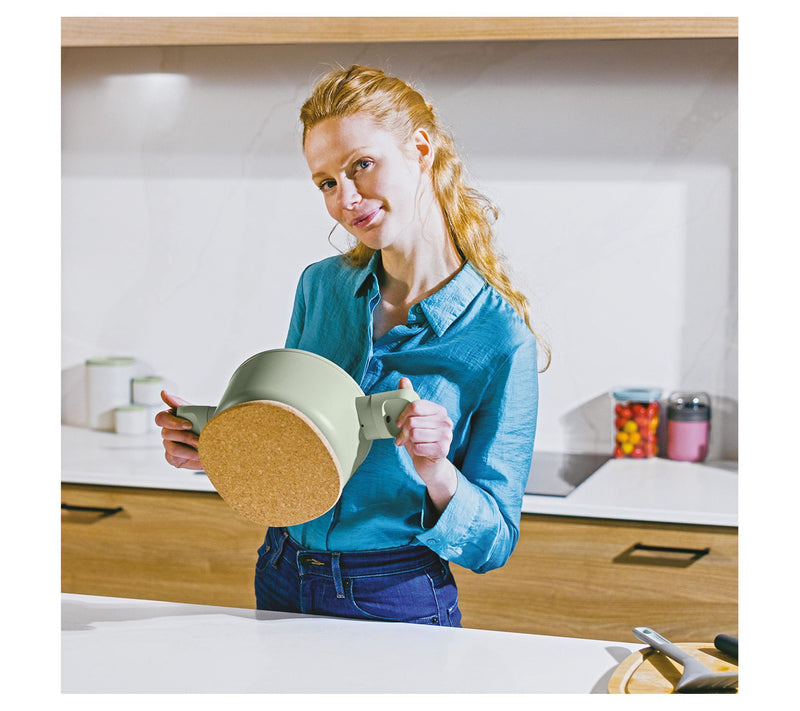 BergHOFF Balance Magnetic Cork Trivet 7", Recycled Material — View 2