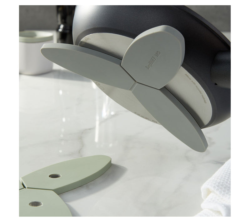 BergHOFF Leo Balance Silicone Foldable MagneticTrivet 9.5" — View 4