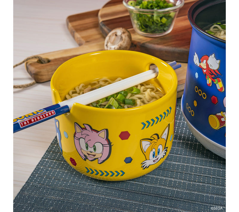 Uncanny Brands Sonic the Hedgehog 16-oz Hot Potw/ Accessories — View 3