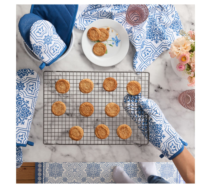 MARTHA STEWART Strie Medallion Kitchen Towel 2-Pack Set — View 3