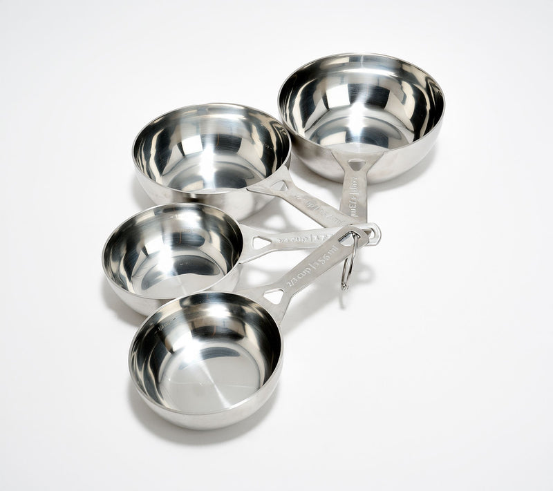 Le Creuset Classic 9" Pie Dish w/ 4pc Batch Measuring Cups — View 10