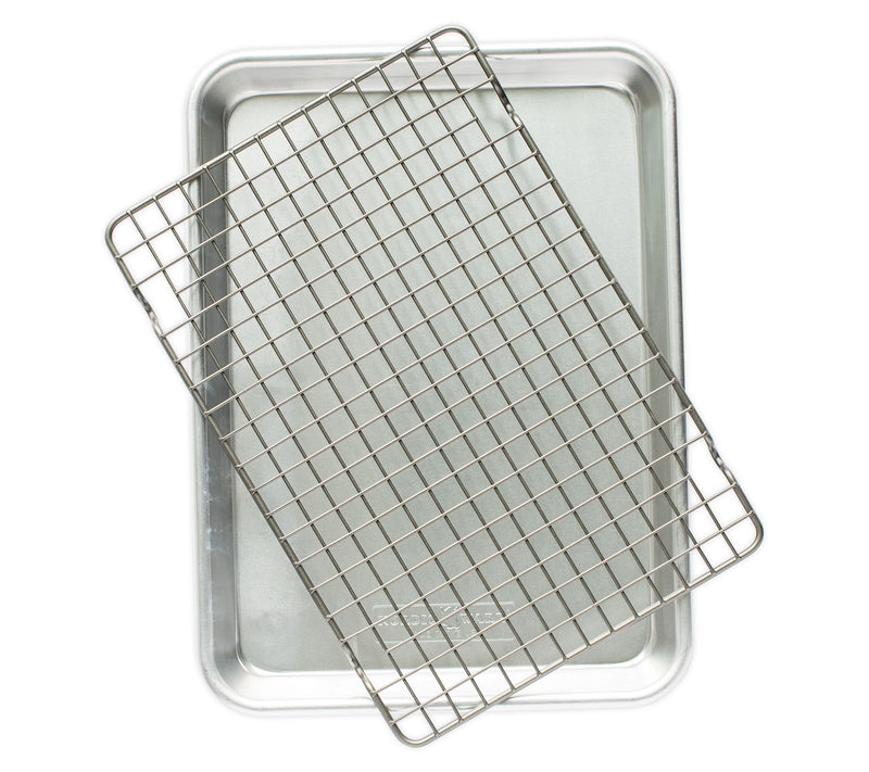 Nordic Ware Naturals Quarter Sheet w/ Oven-SafeGrid — Main view