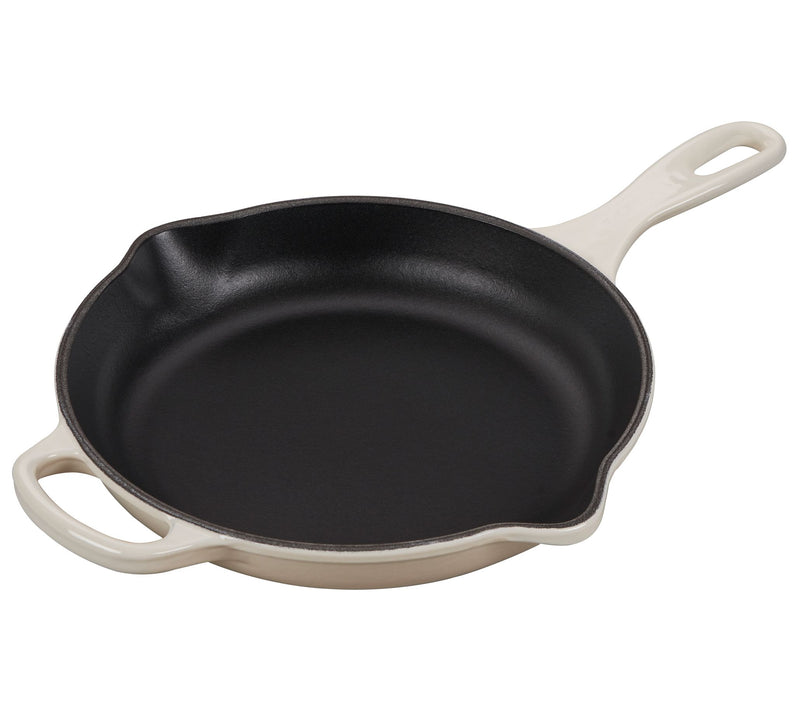 Le Creuset 9" Signature Iron Handle Skillet — View 15