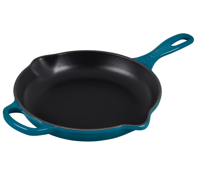Le Creuset 9" Signature Iron Handle Skillet — View 9