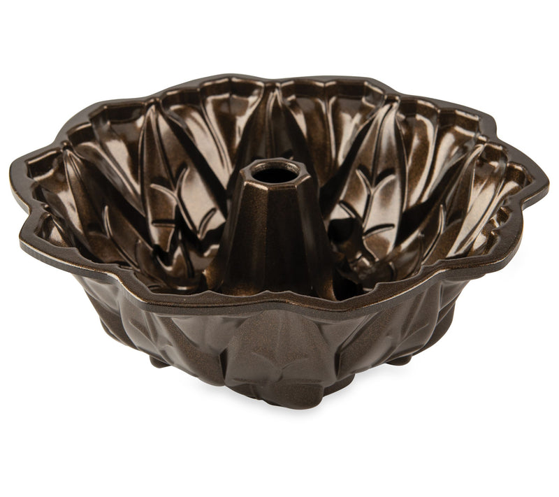 Nordic Ware Harvest Leaves Bundt Pan & Bundt Cae Keeper — View 5