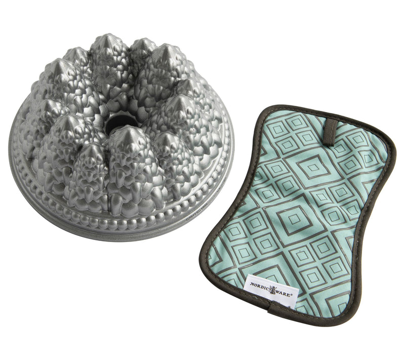 Nordic Ware Pine Forest Bundt Pan & Hot Pad Set — Main view