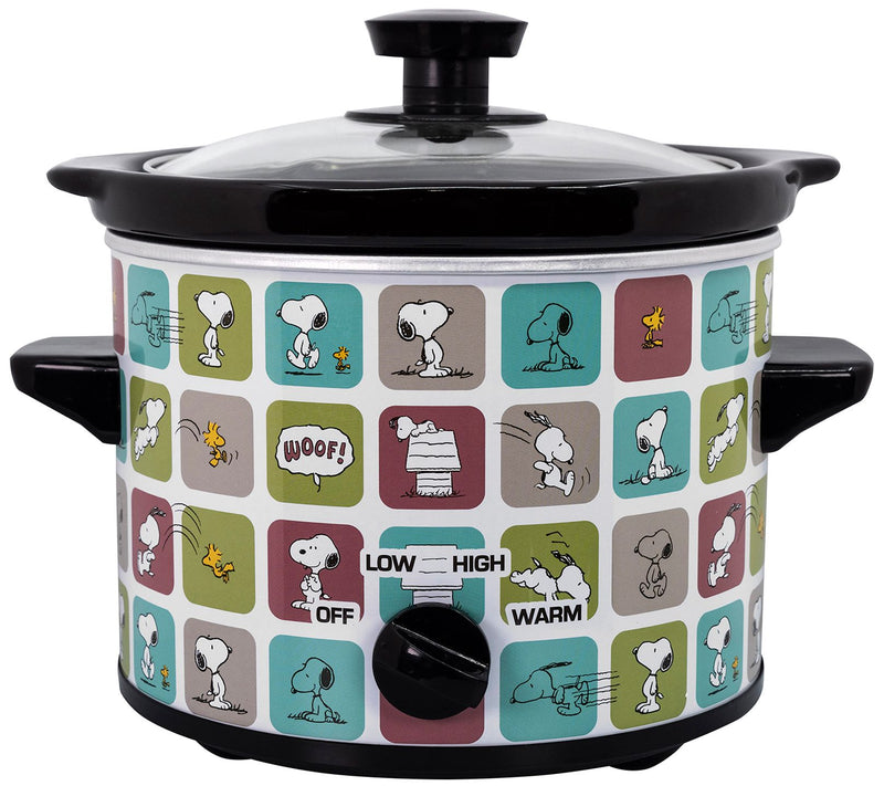 Uncanny Brands Peanuts Snoopy 2 Quart Slow Cooker — Main view