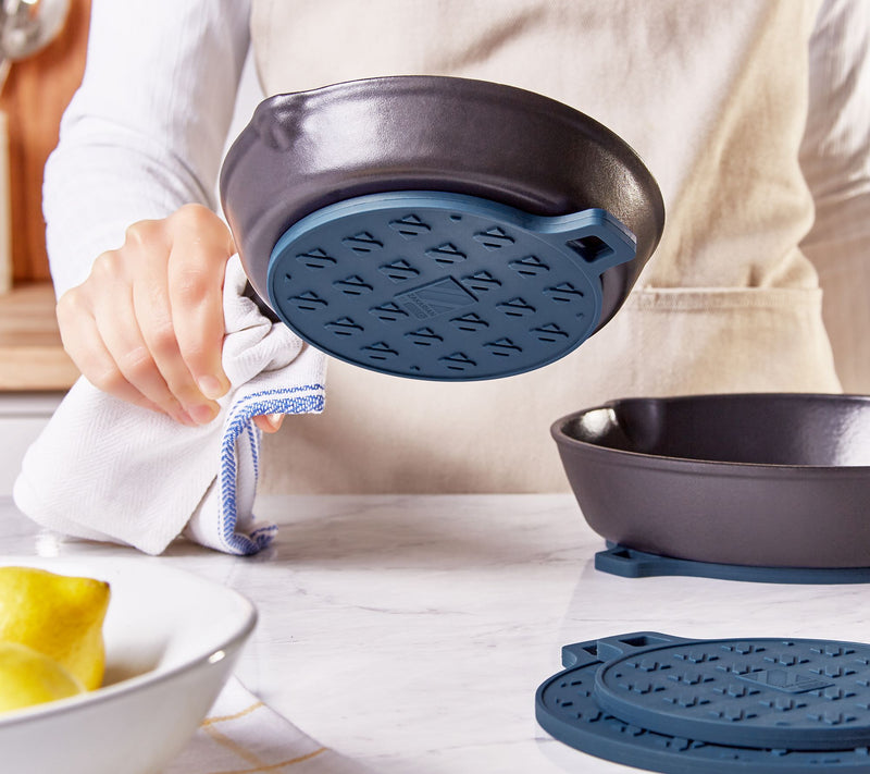 Zakarian by Dash 4-piece Magentic Silicone Trivet — View 11