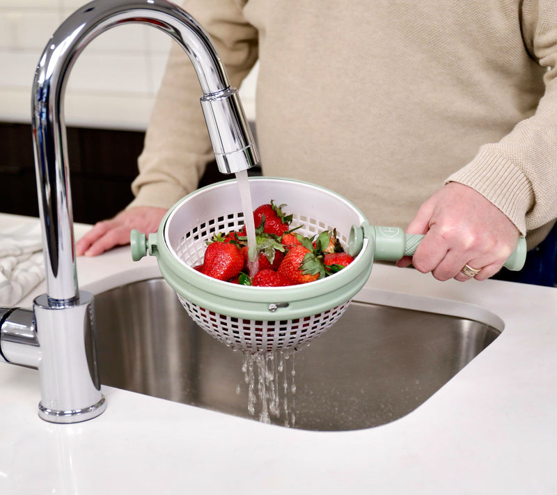 Henning Lee Spinning Colander w/ Foldable Handle — View 3