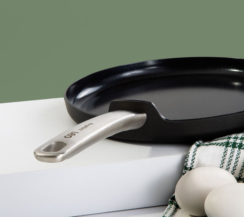 BergHOFF Graphite Non-stick Ceramic Omelet pan10", Recycled — View 4