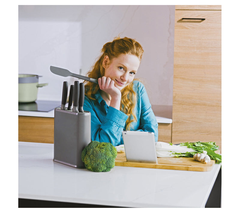 BergHOFF Balance 17.5" Bamboo Cutting Board w/Tablet Stand — View 3