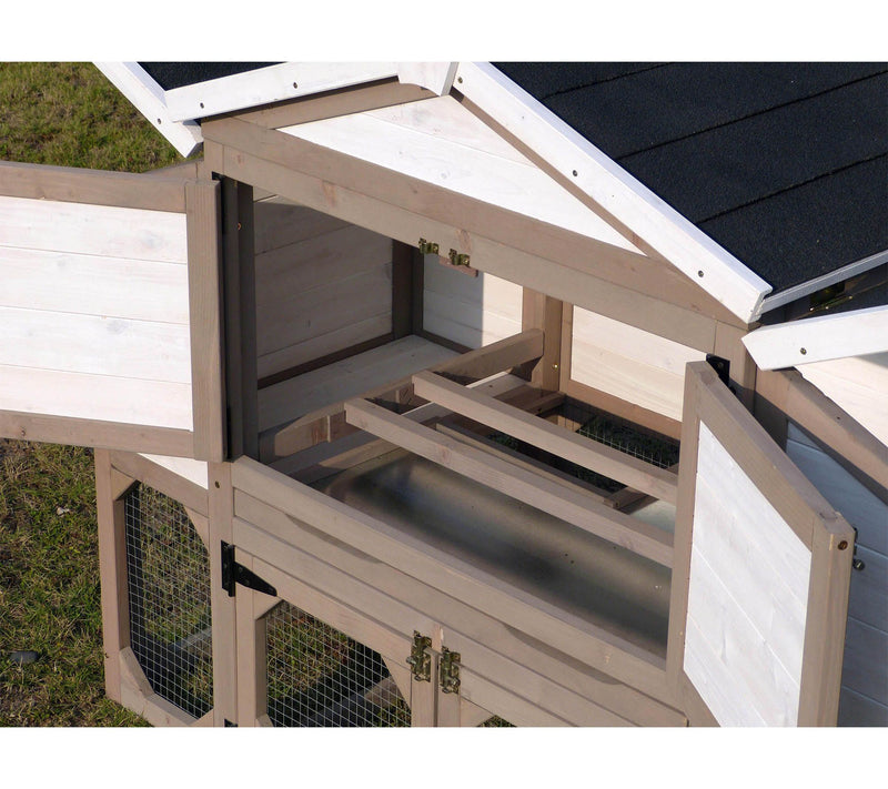 Country-Style Chicken Coop — View 5