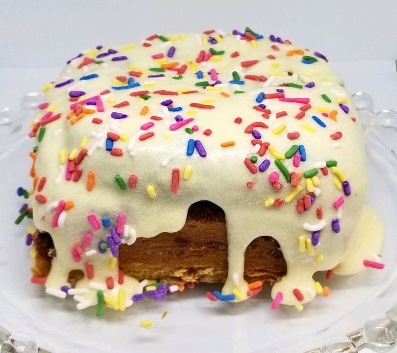 CinnaMom Bakery Birthday Cake Jumbo Cinnamon Rolls 6-Pack — Main view