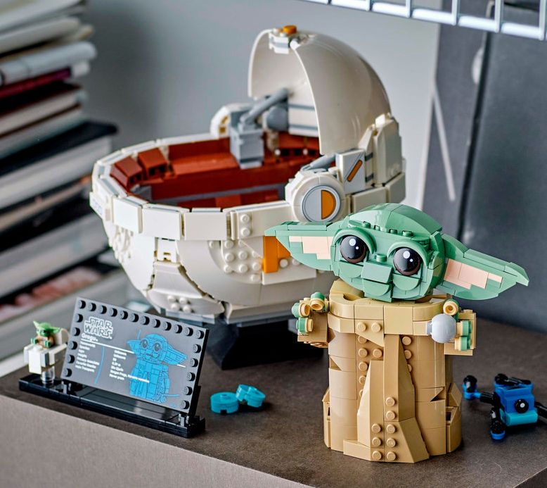 LEGO Star Wars: The Mandalorian Grogu with Hover Pram 75403 — View 6