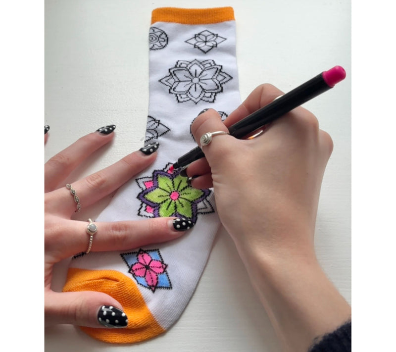 Buddy & Barney: Doodle Socks - DIY Color Your Own Craft Set — View 4