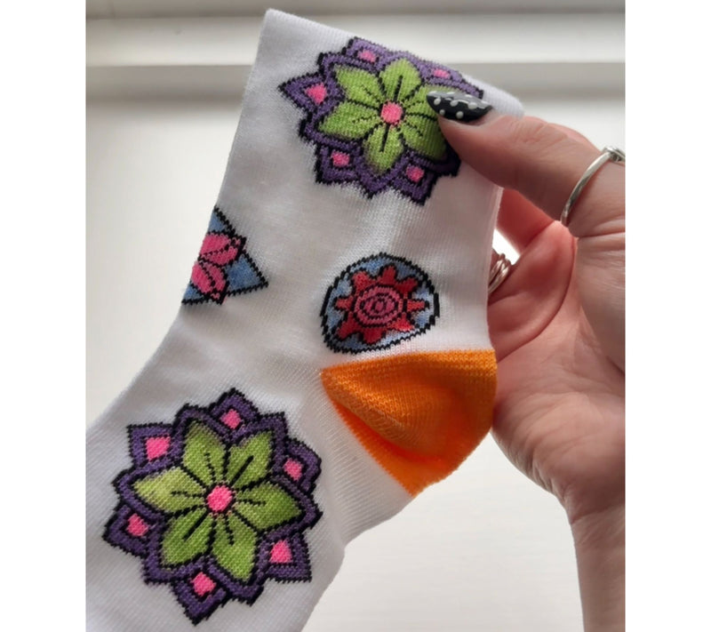 Buddy & Barney: Doodle Socks - DIY Color Your Own Craft Set — View 5